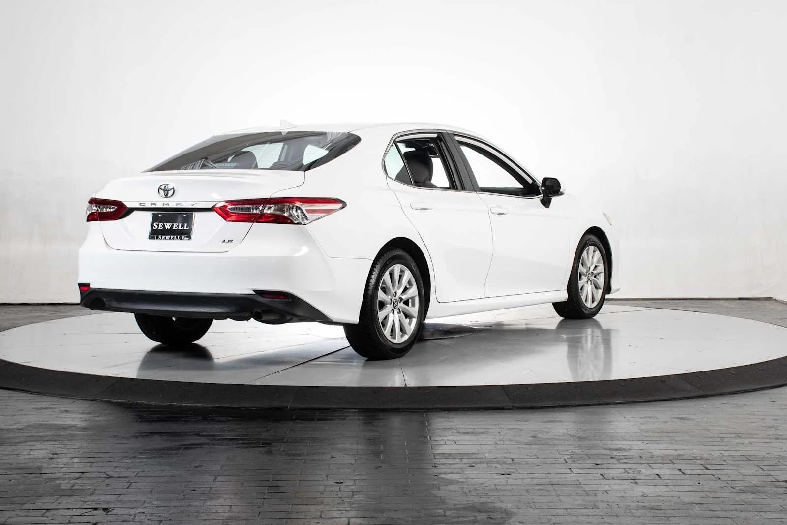 Used 2019 Super White Toyota LE image 6