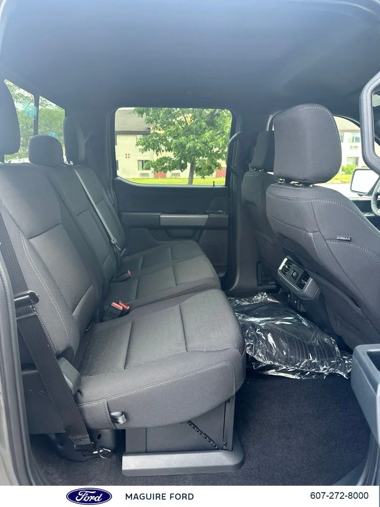 New 2026 Carbonized Gray Metallic Ford XLT image 11