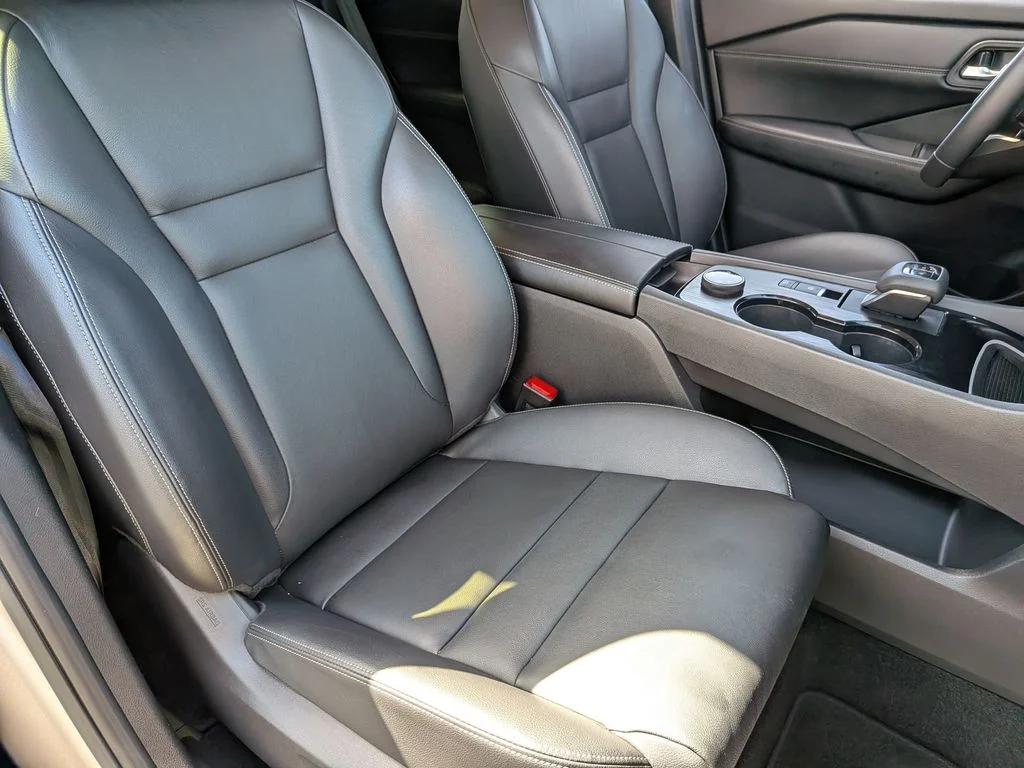 Used 2024 Gold Nissan SL image 33