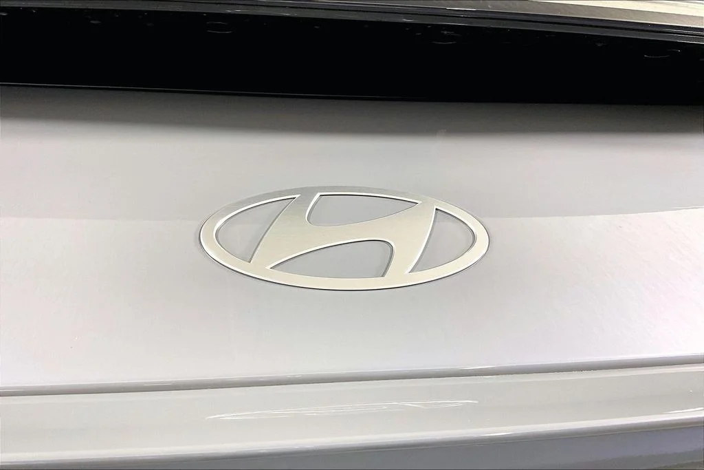 Used 2025 Blue Hyundai SEL image 30