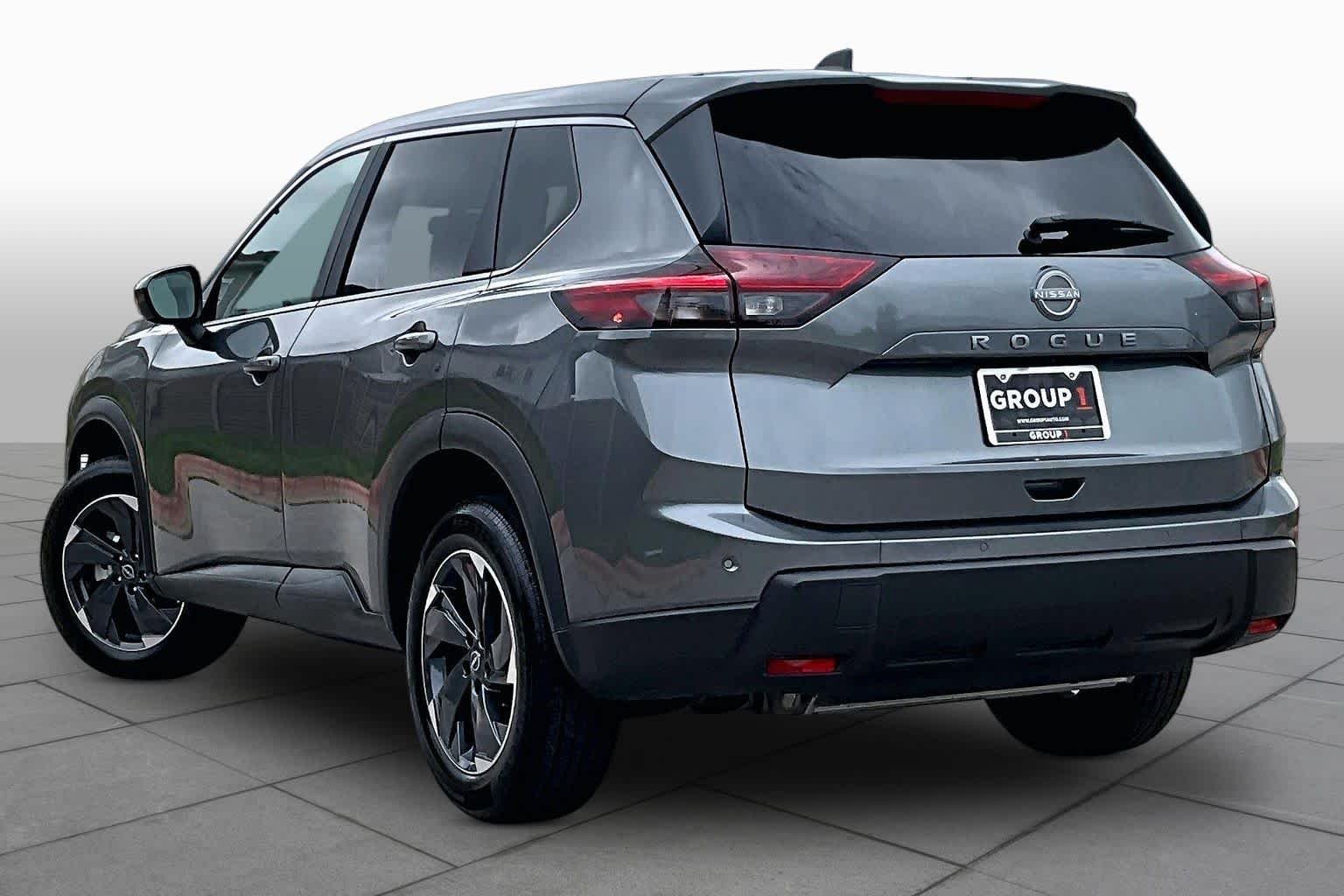 Certified Used 2025 Gun Metallic Nissan SV image 12