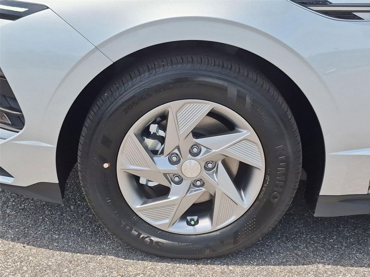 New 2026 Aero Silver Hyundai SE image 10