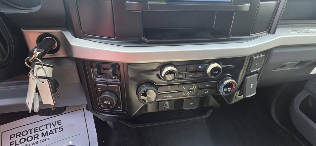 New 2026 Oxford White Ford F-250® XL image 22
