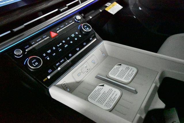 New 2027 White Hyundai Limited image 68