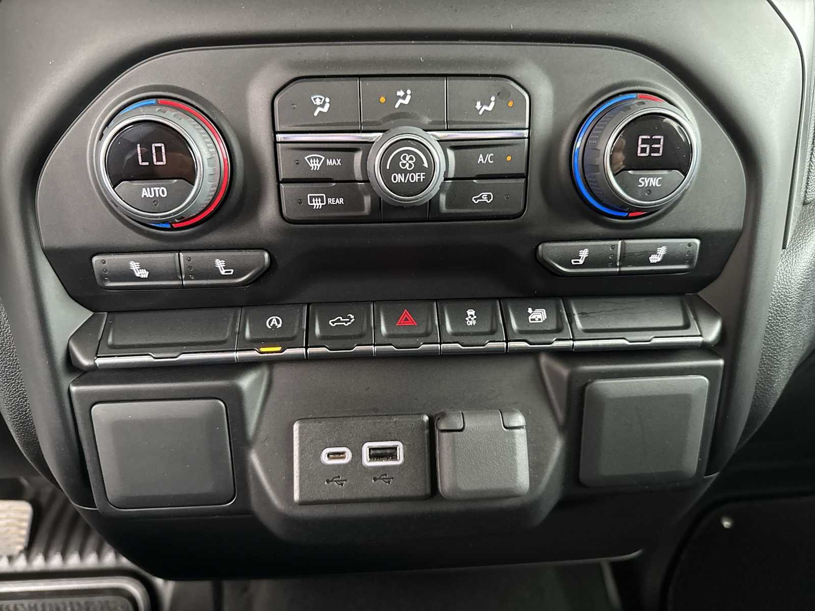 Used 2022 SILVER ICE METALLIC Chevrolet RST image 16