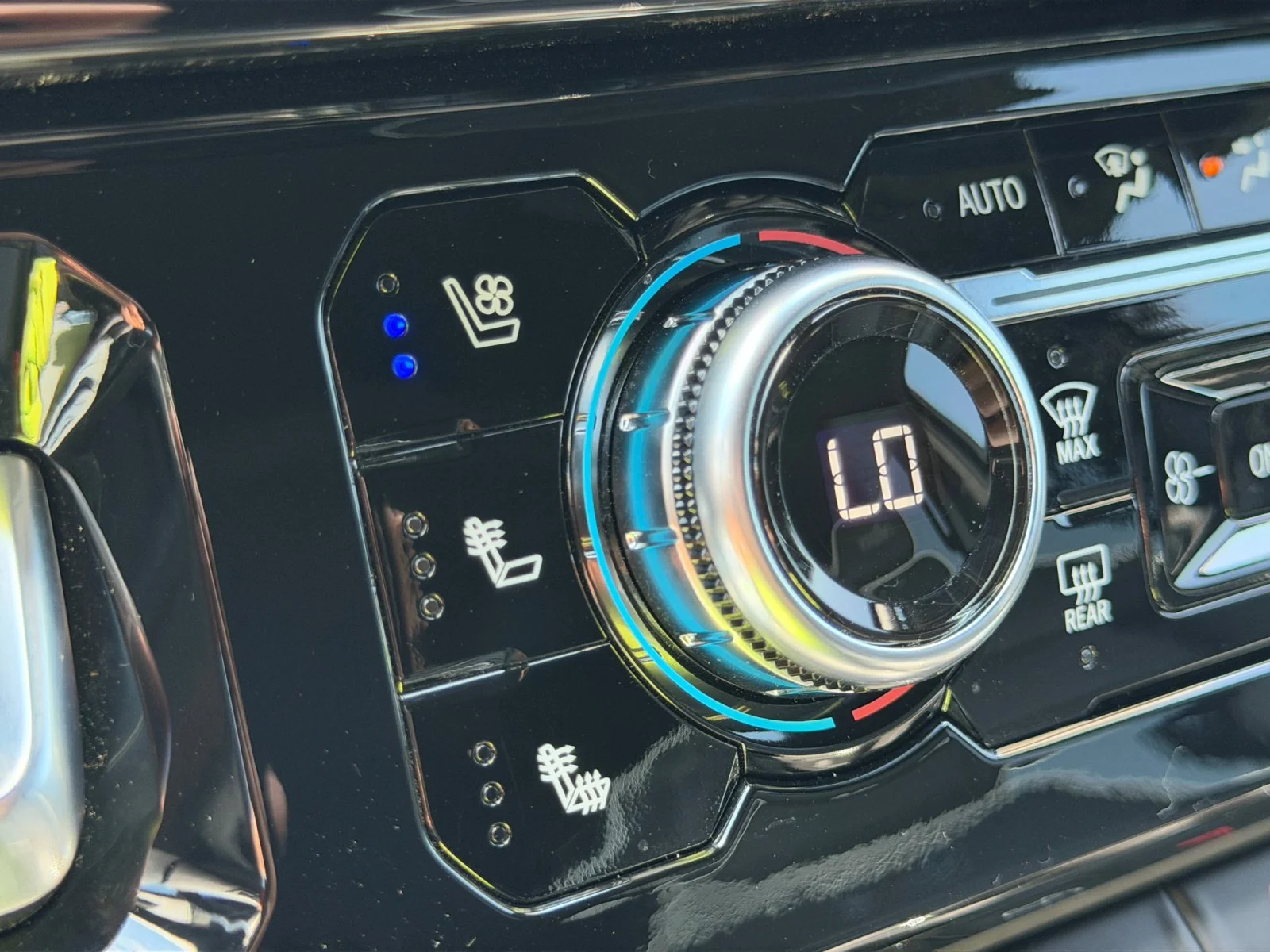 Used 2025 Onyx Black GMC AT4X image 18