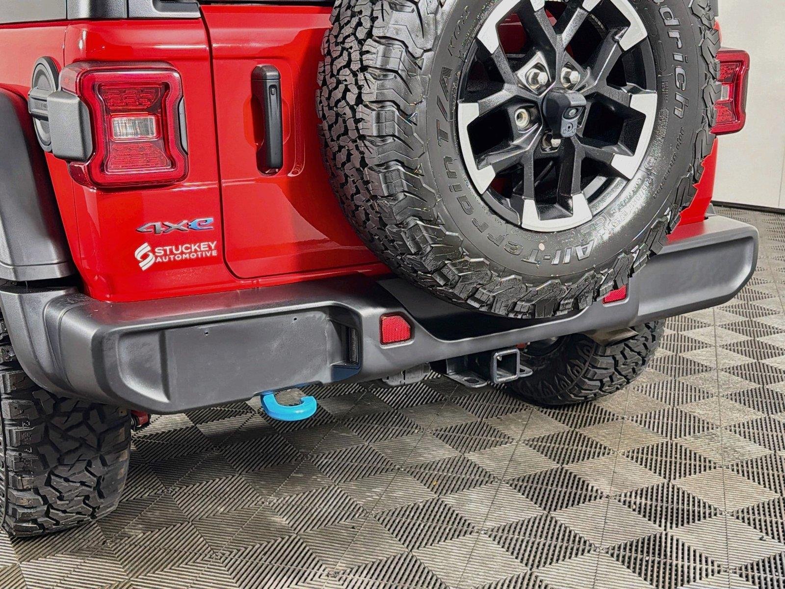 Used 2024 Firecracker Red Clearcoat Jeep Rubicon image 38