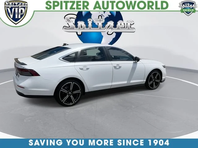 Used 2025  Honda Sport image 2