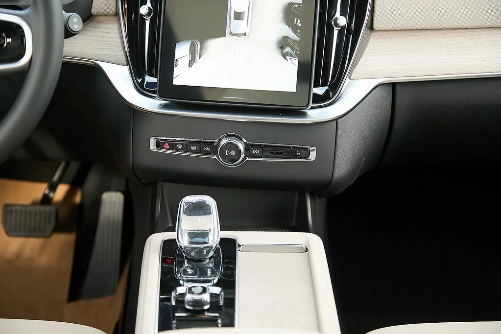 2026 Volvo XC90 Plus - Photo 28