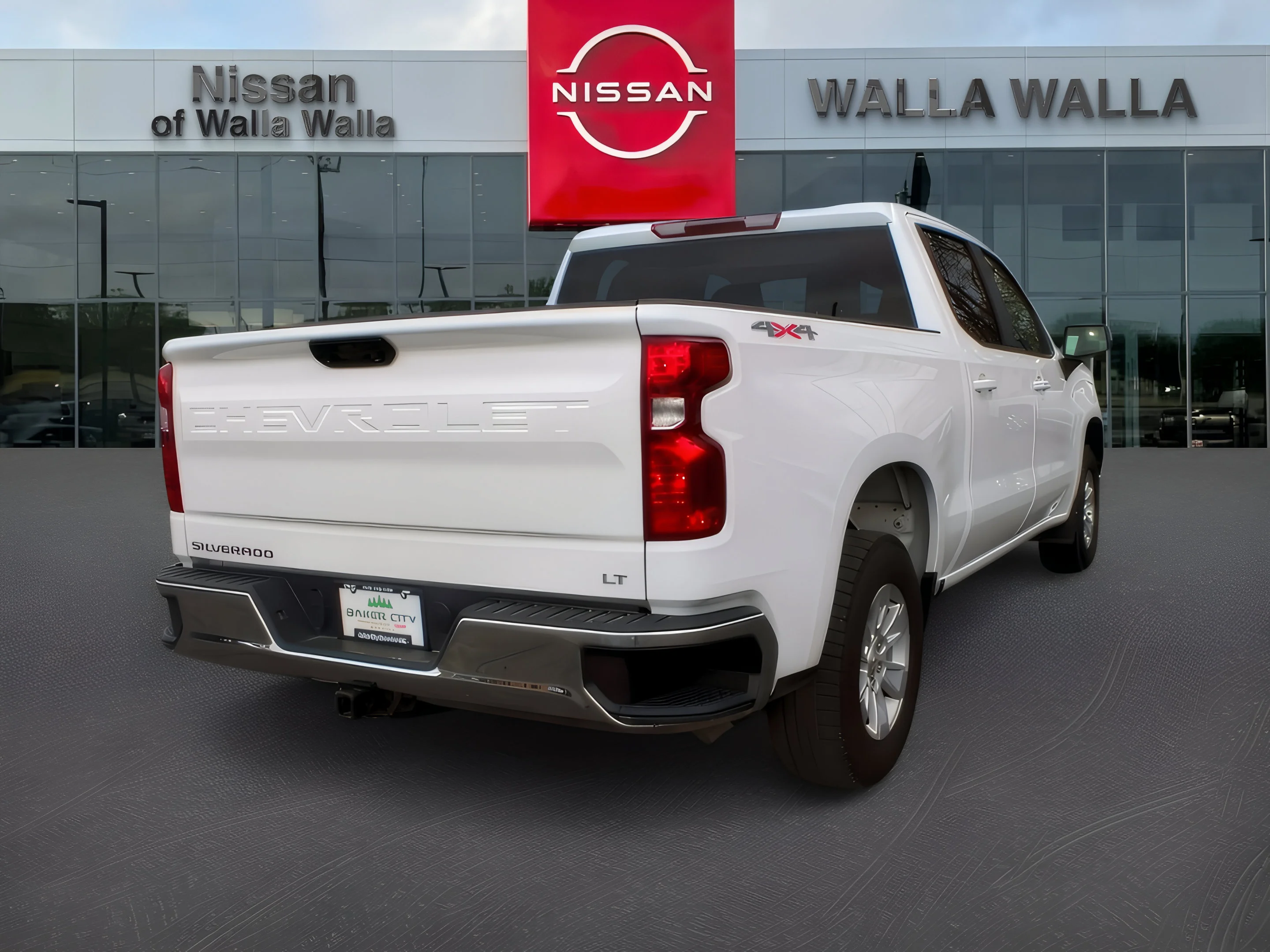 Used 2023 Summit White Chevrolet LT image 7
