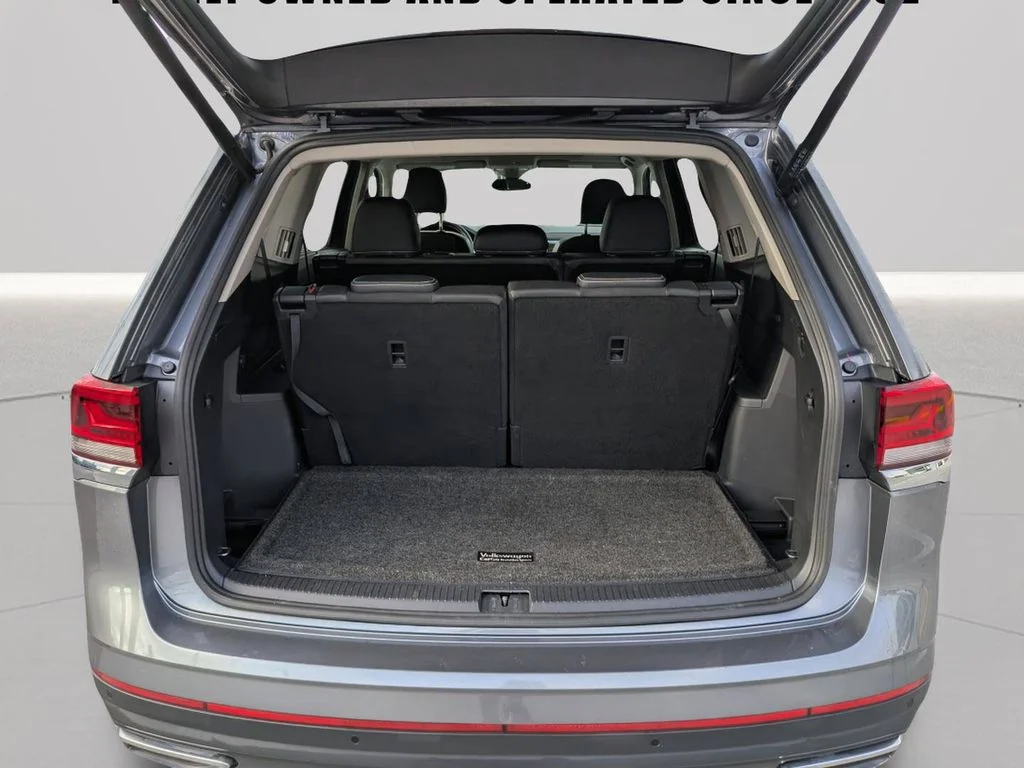 Used 2023 Gray Volkswagen SEL image 9