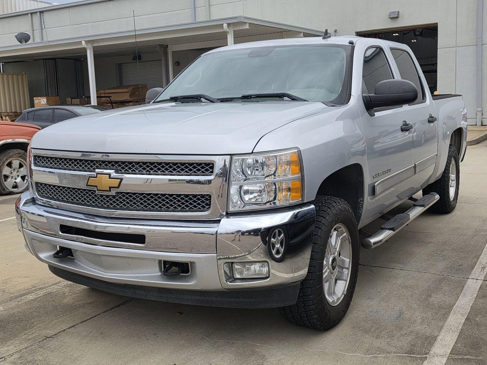 Used 2013 SILVER ICE METALLIC Chevrolet LT image 17