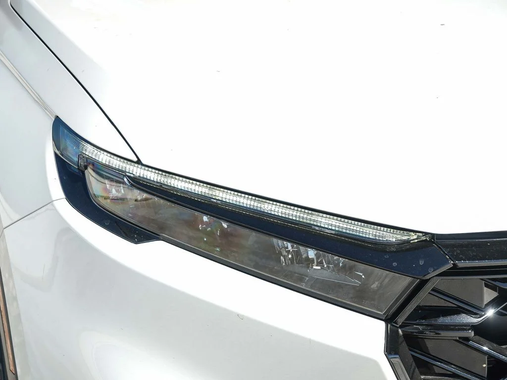 Certified Used 2026 Platinum White Honda Sport-L image 8