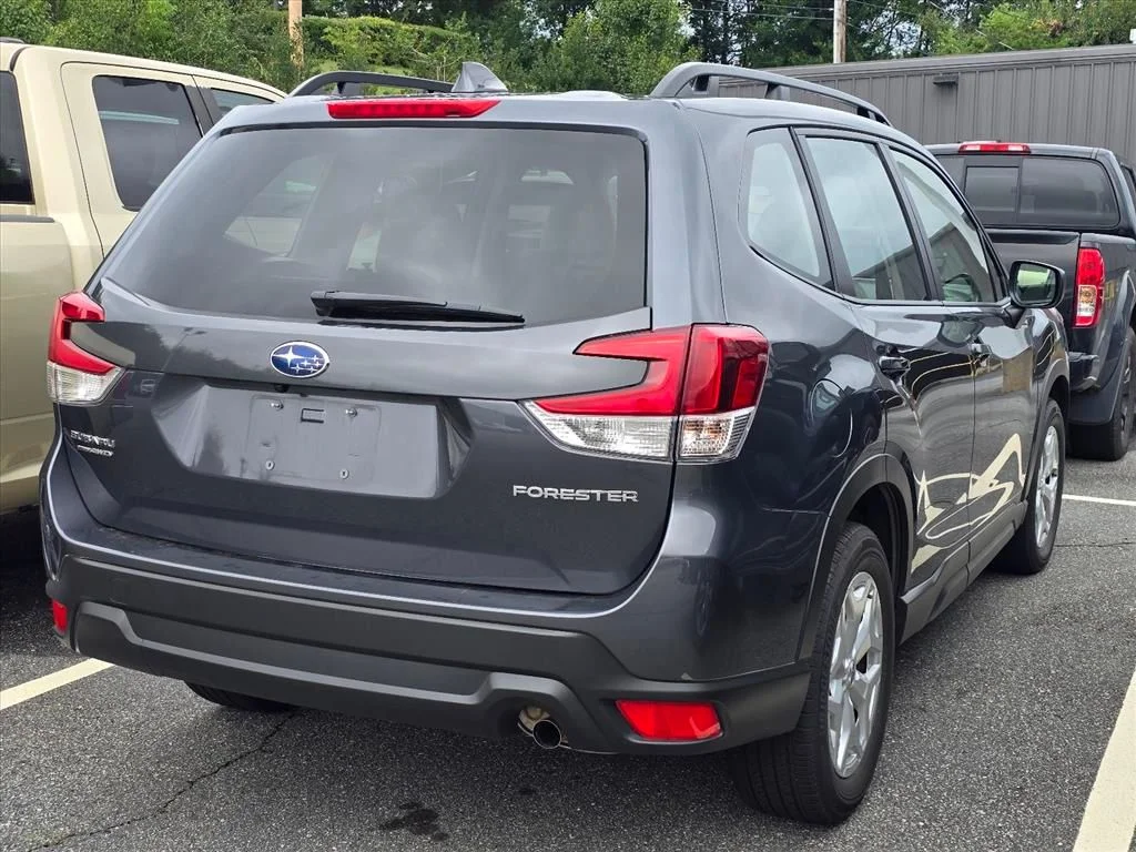 Used 2023 Gray Subaru Base image 10