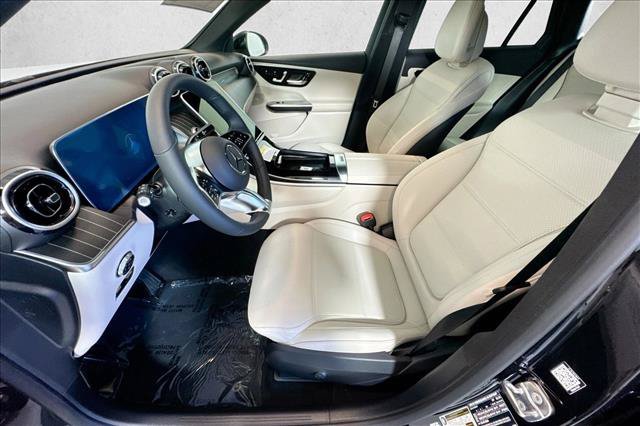 New 2026 Obsidian Black Metallic Mercedes-Benz GLC 300 image 48