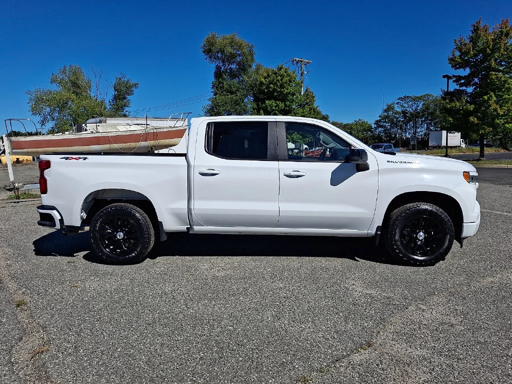 Used 2026 Summit White Chevrolet RST image 13