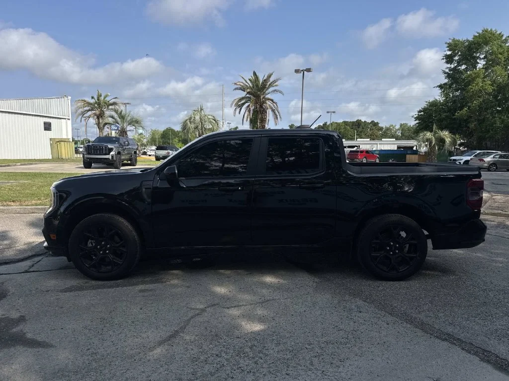 Used 2025 Black Ford Lobo Standard image 7