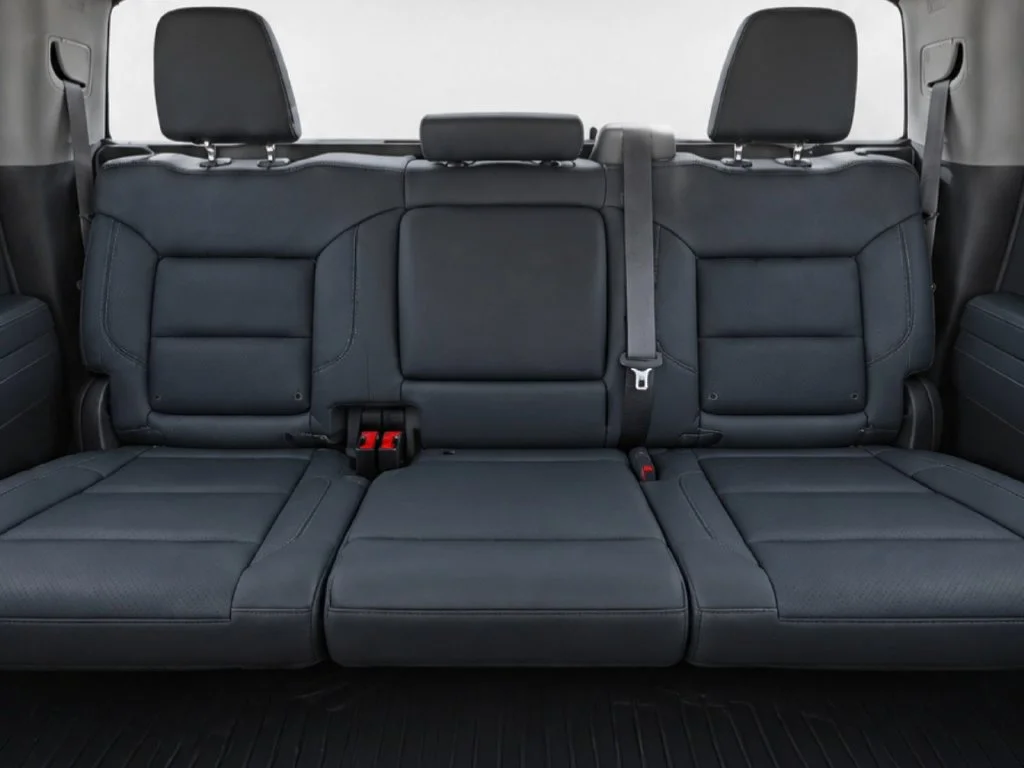 New 2026 Silver GMC Elevation image 28