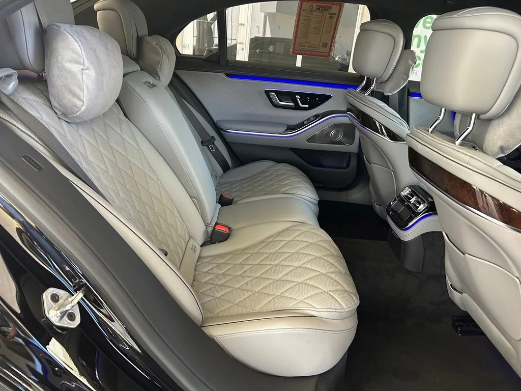 Used 2023 Silver Mercedes-Benz S 580 image 28