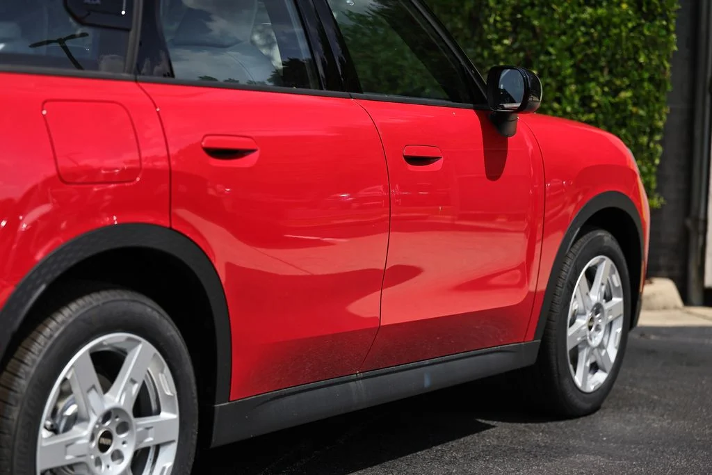 New 2027 Chili Red MINI Signature Plus image 8
