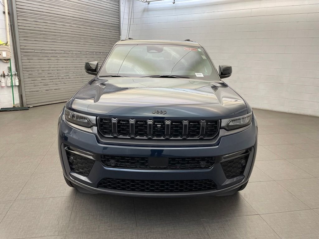 New 2026 Fathom Blue Pearl-Coat Exterior Paint Jeep Limited Reserve image 6