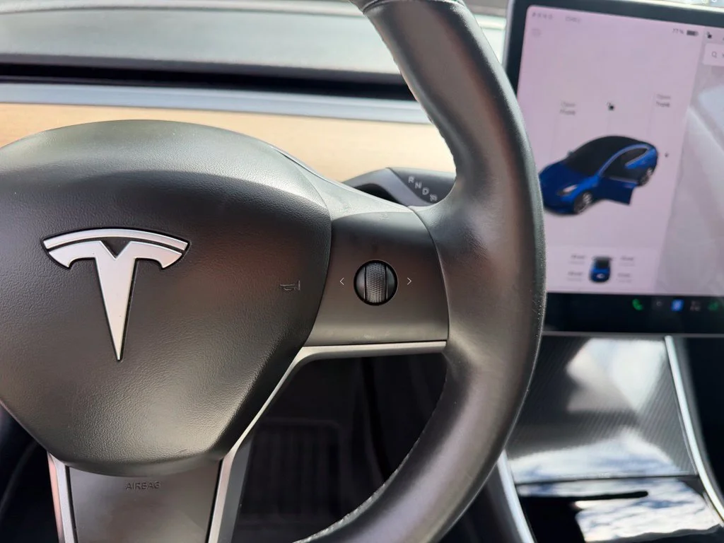 Used 2018 Blue Tesla Long Range image 18