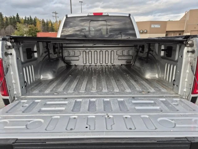 Used 2017 Silver Ford Lariat image 23