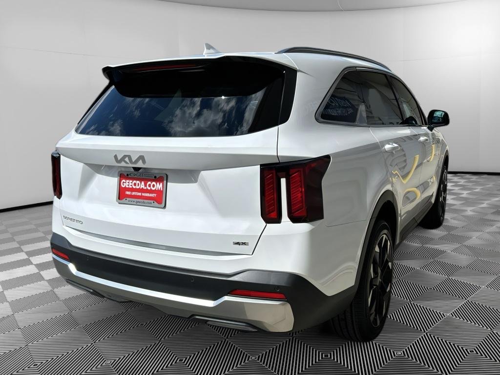 New 2026 Glacial White Pearl Kia EX image 4