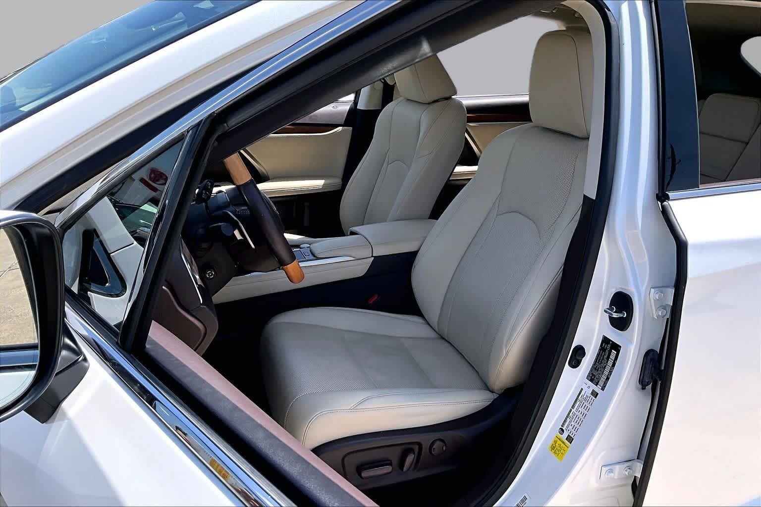 Used 2020 Eminent White Pearl Lexus  image 8