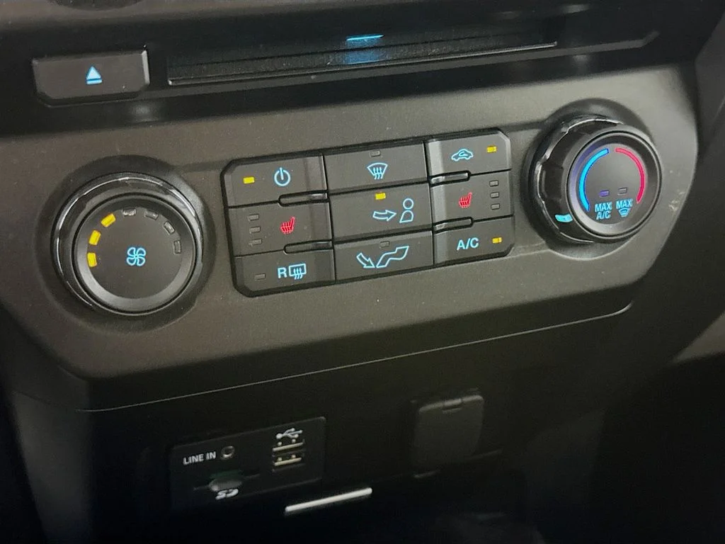 Used 2015 Gray Ford XLT image 17