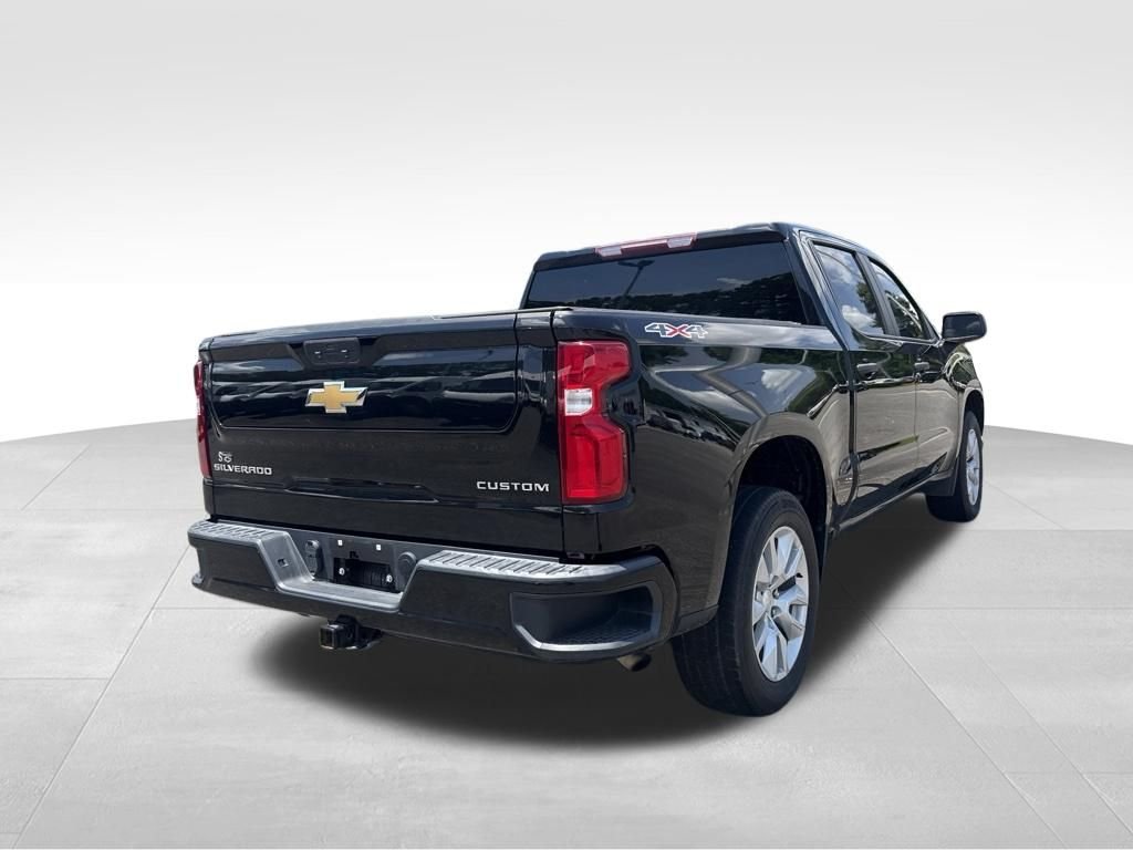 Used 2022 Black Chevrolet Custom image 19