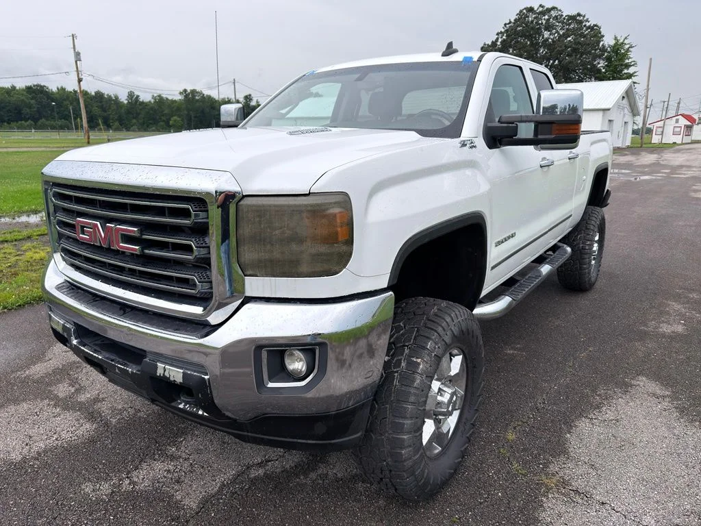 Used 2016 White GMC SLT image 16