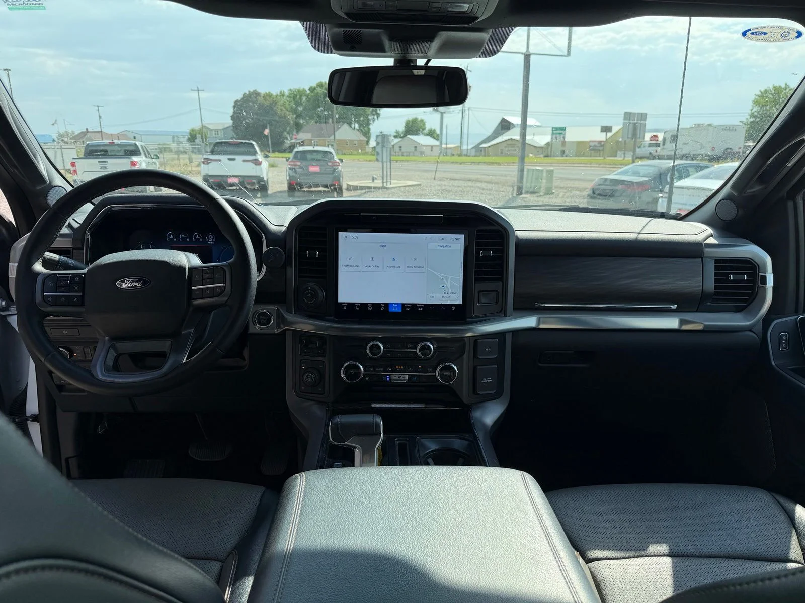 Used 2025 White Ford Lariat image 12