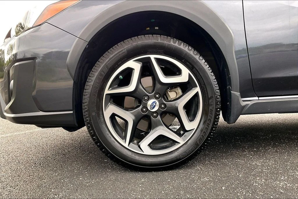 Used 2018 Dark Gray Metallic Subaru 2.0i Limited image 9