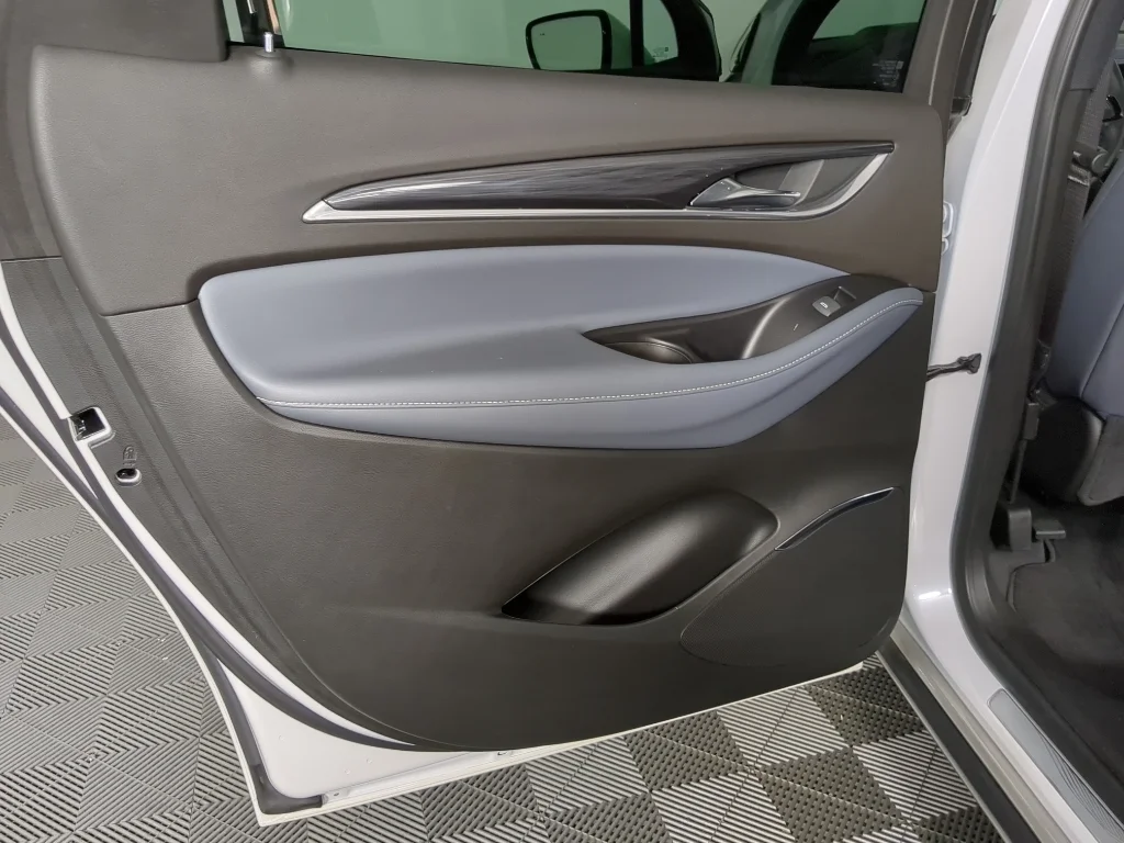 Used 2023 White Frost Tricoat Buick Premium image 15