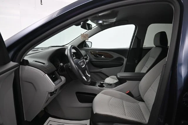 Used 2018 BLUE STEEL METALLIC GMC SLE image 10