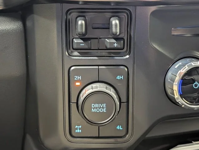New 2026 Agate Black Metallic Ford F-250® Lariat® image 48