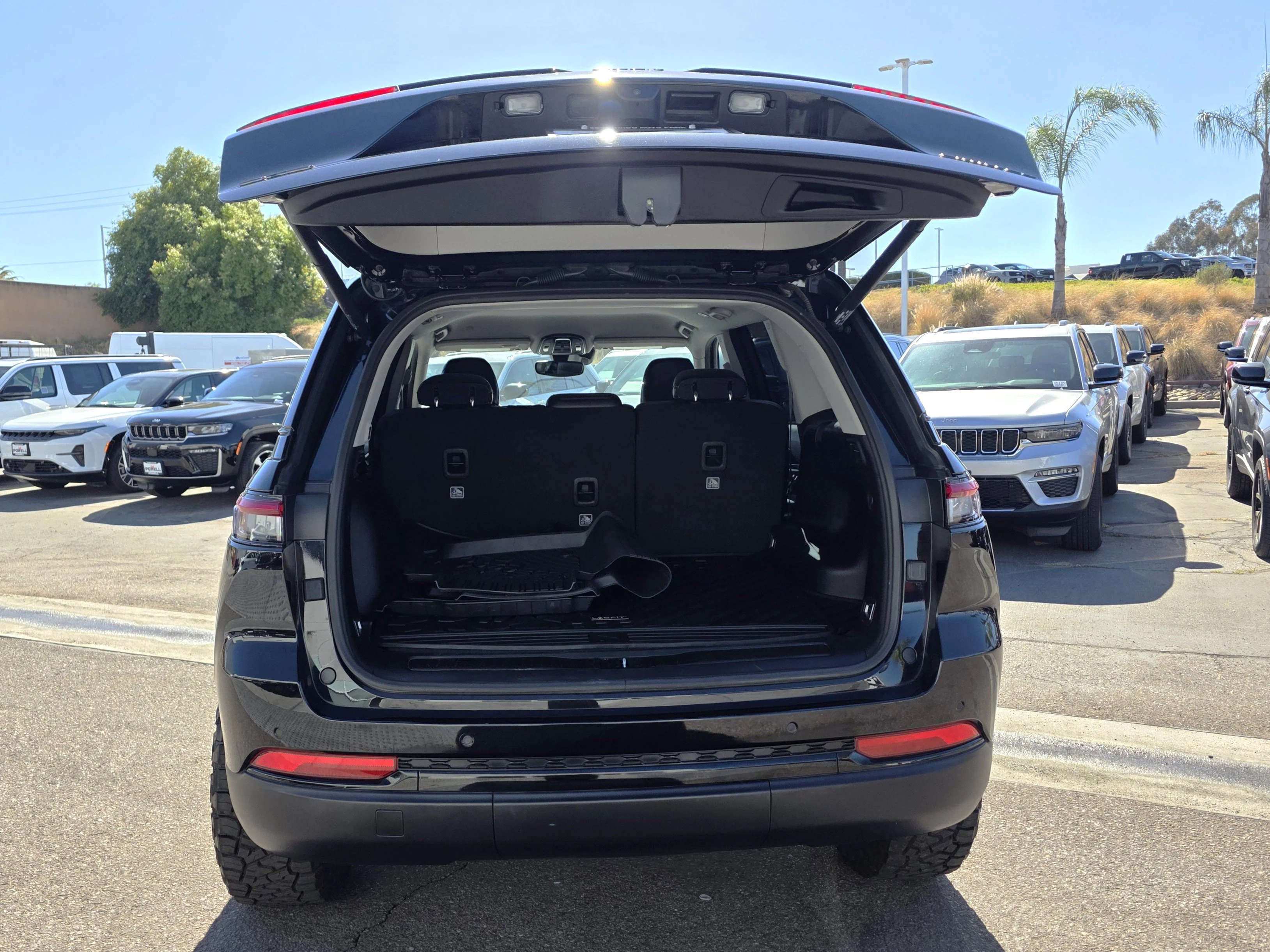 Certified Used 2023 Diamond Black Jeep Limited image 4