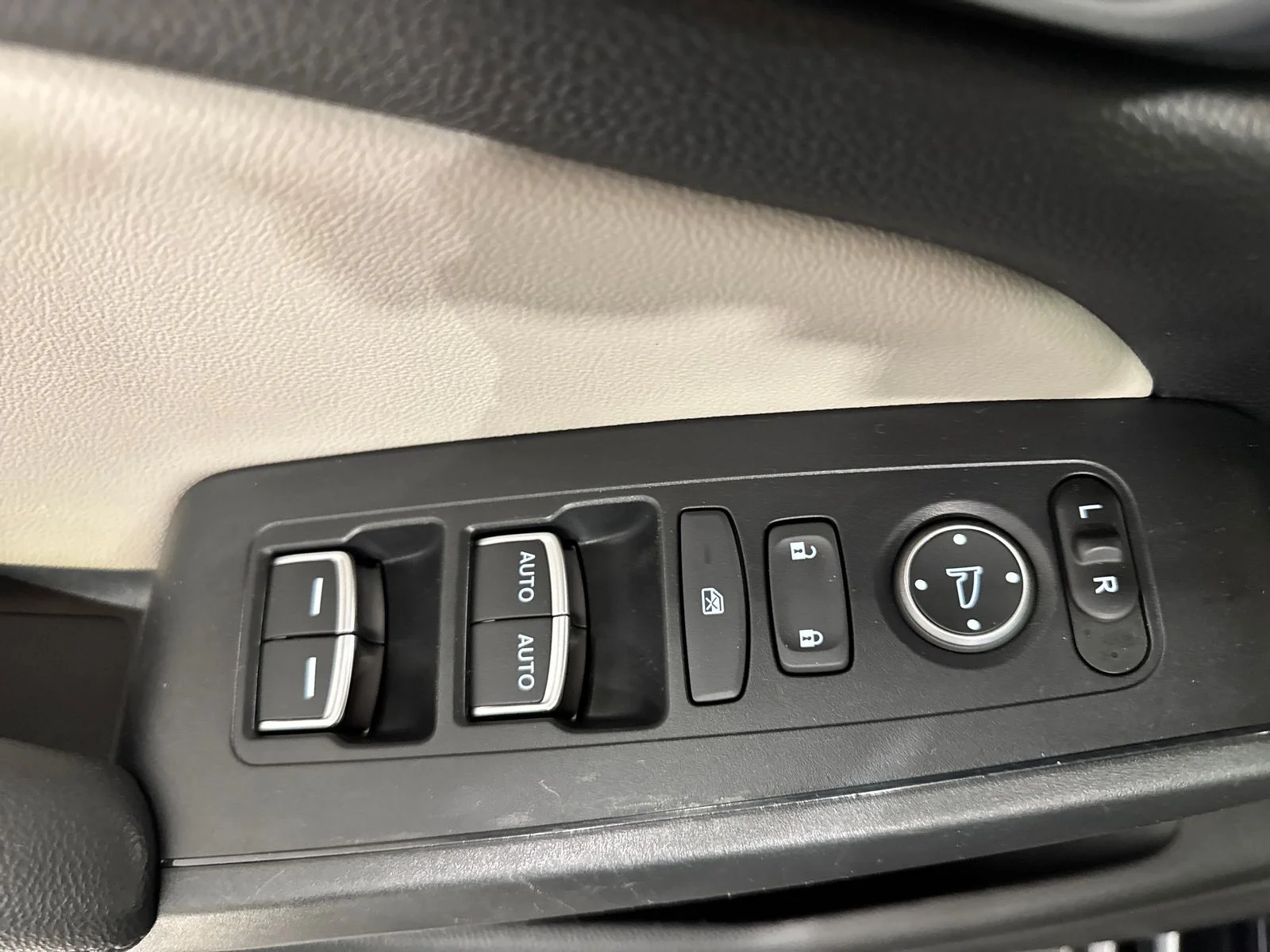 2023 Honda Civic Hatchback EX-L - Photo 19