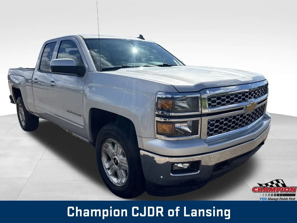 Used 2015 Silver Chevrolet LT LT1 image 6