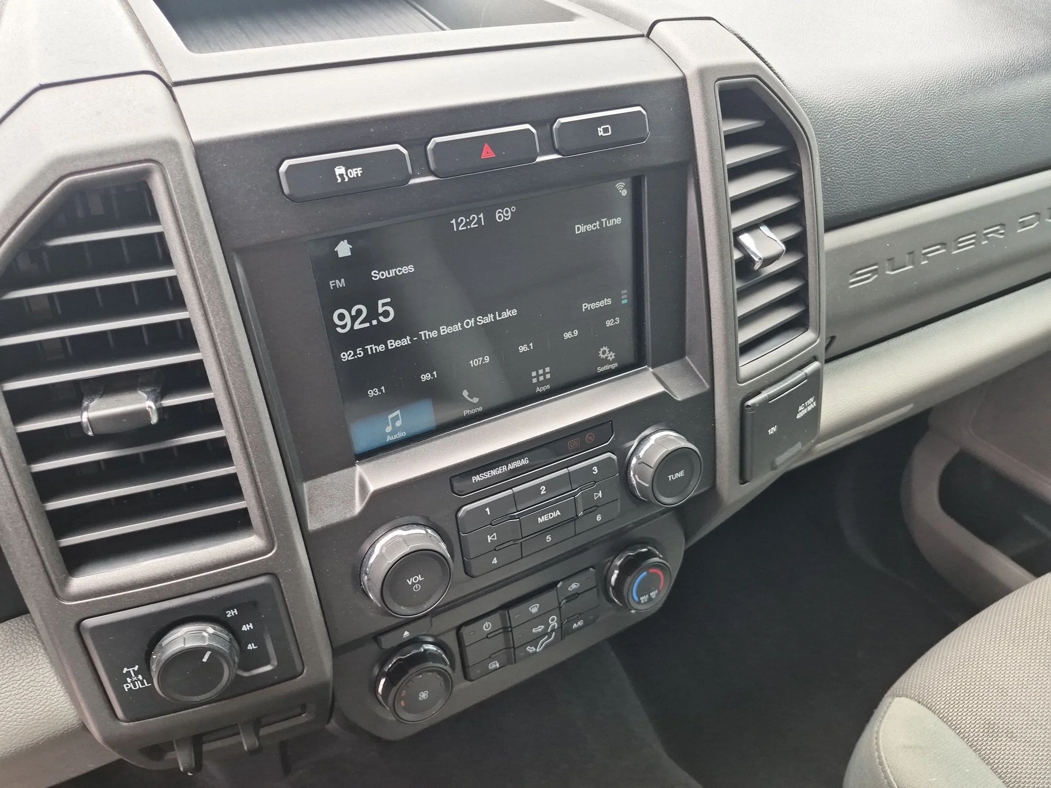 Used 2018 Magnetic Ford XL image 19