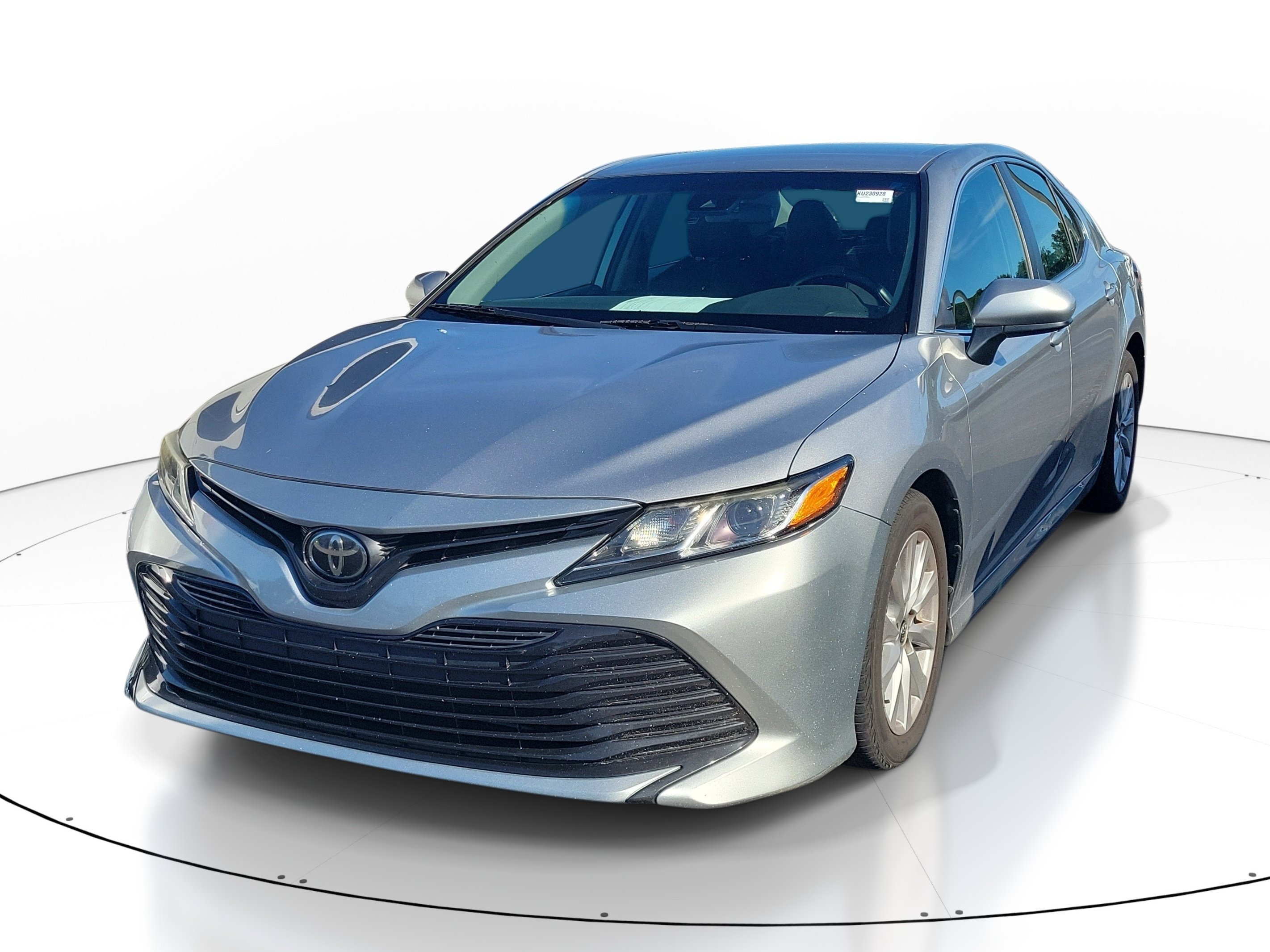Used 2019  Toyota LE image 2
