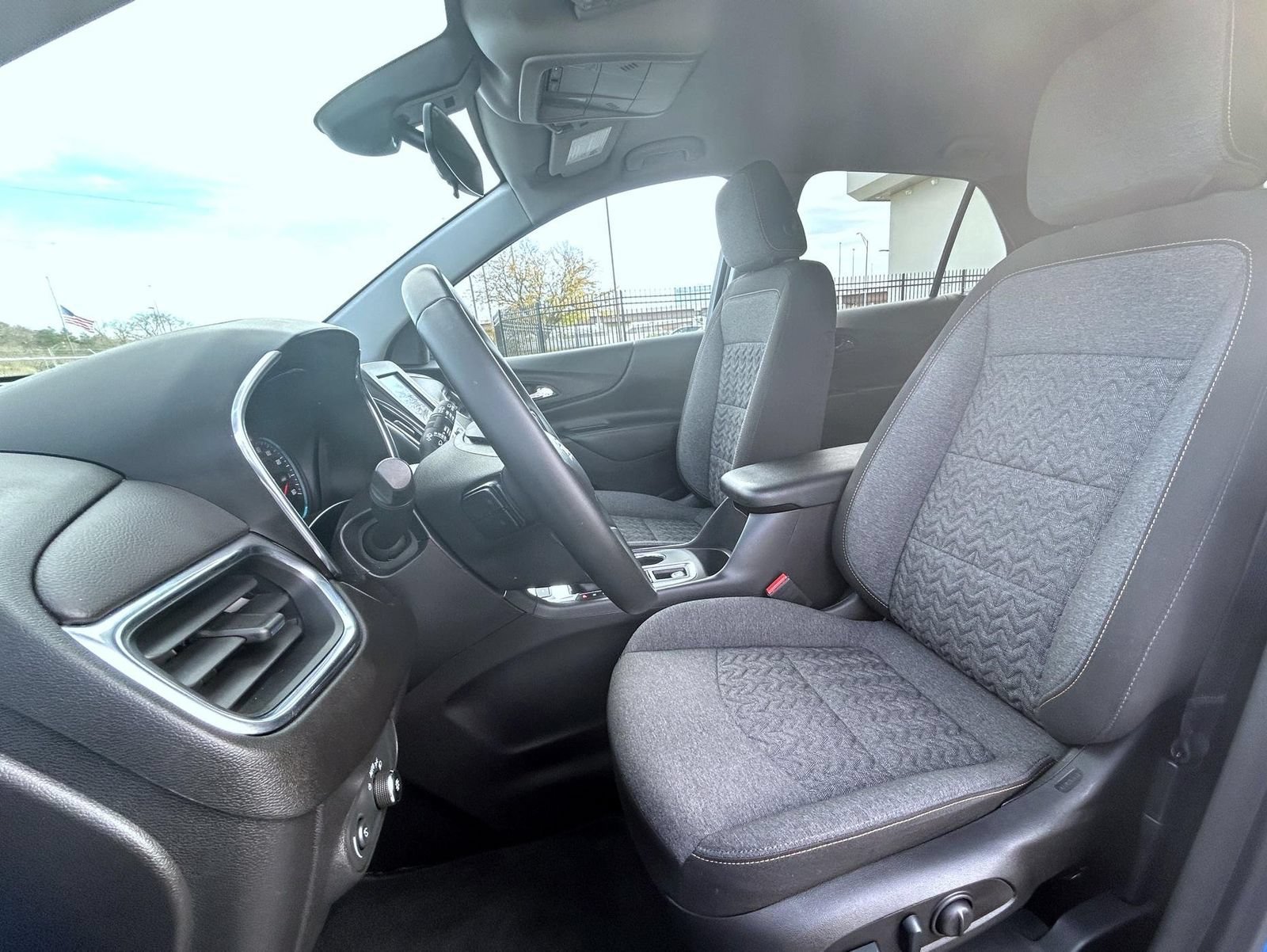 2024 Chevrolet Equinox LT - Photo 11