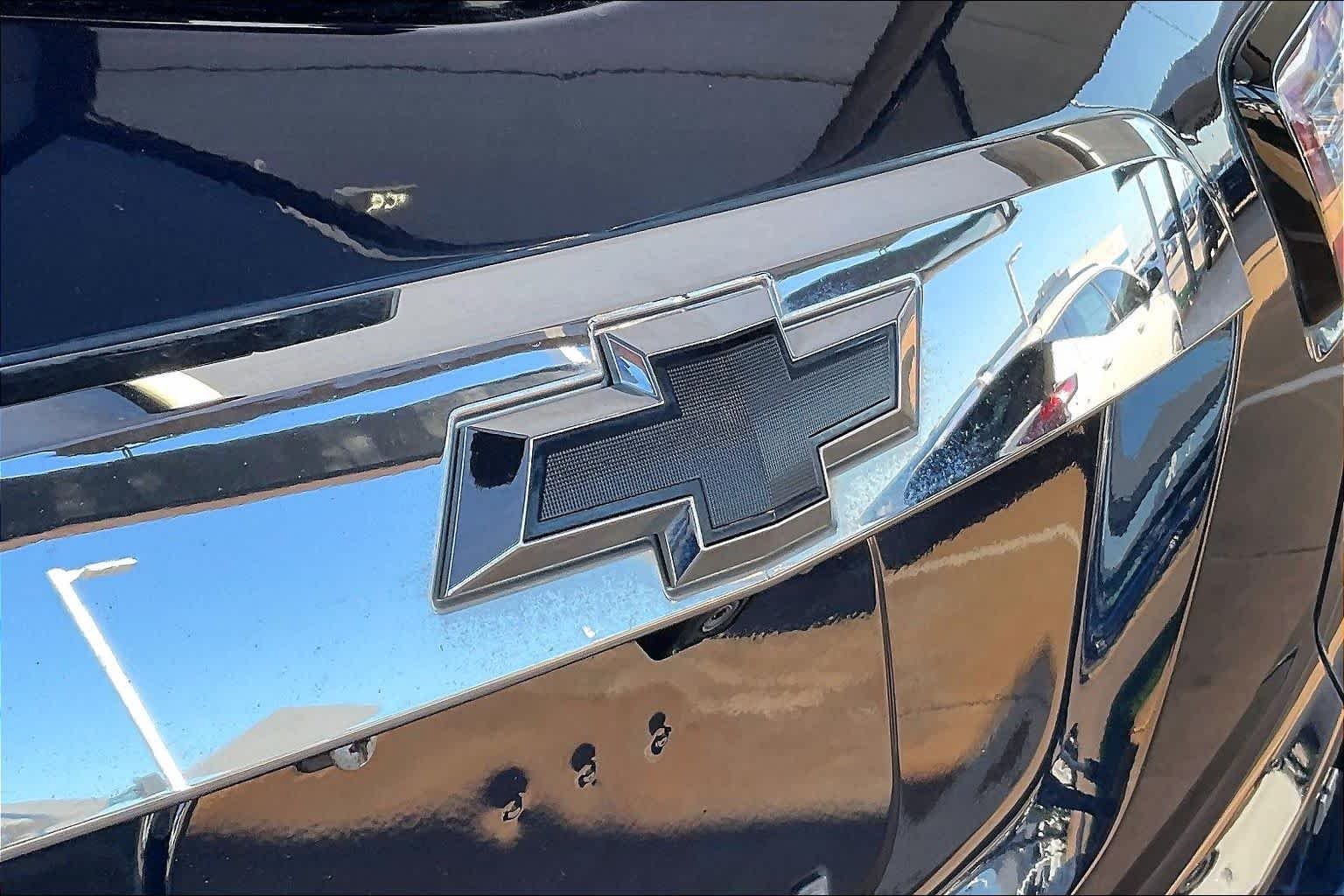 Used 2017 Blue Velvet Metallic Chevrolet LT image 29