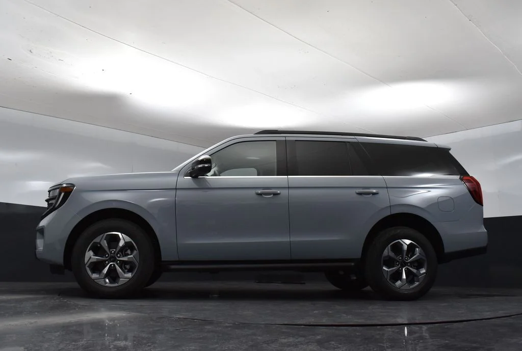 New 2027 Gray Ford Active image 29
