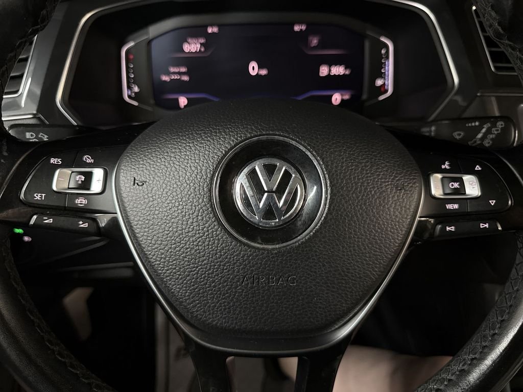 Used 2019 Deep Black Volkswagen 2.0T SEL image 22