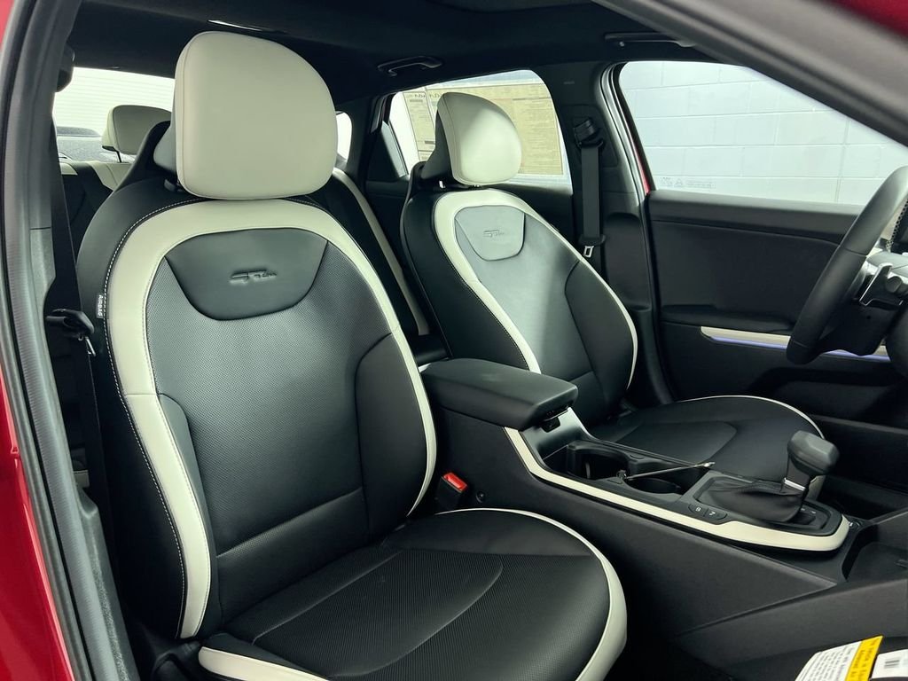 New 2026 Currant Red Kia GT-Line Turbo image 32