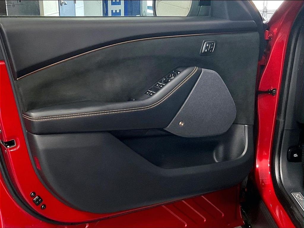Used 2022 Red Ford GT image 9