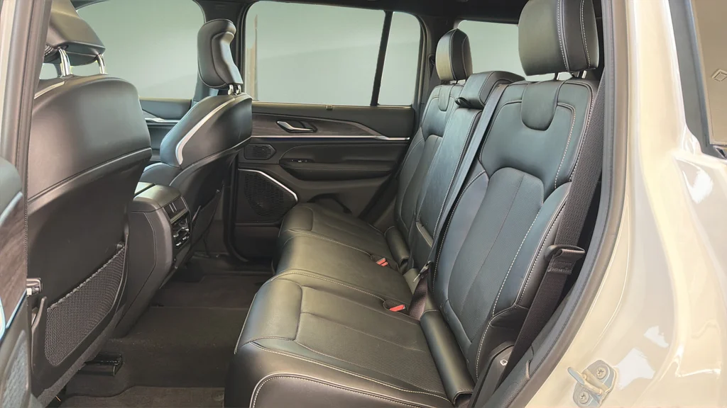 Used 2025 White Jeep Overland image 16