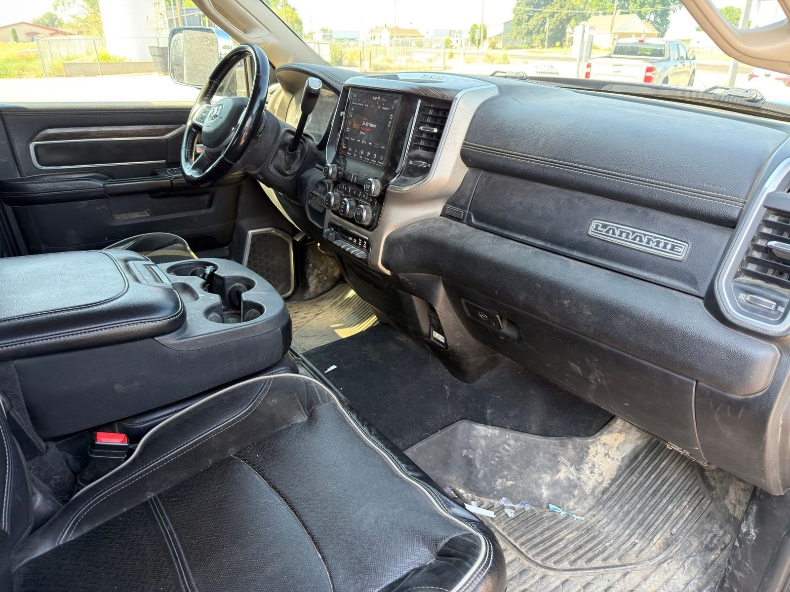 Used 2020 Diamond Black Ram Laramie image 15